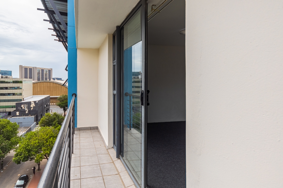 1 Bedroom Property for Sale in Zonnebloem Western Cape